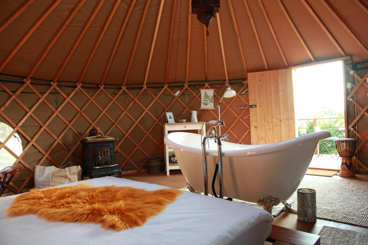 Hotel Cerchio Del Desiderio Glamping Retreat à Pescara Extérieur photo